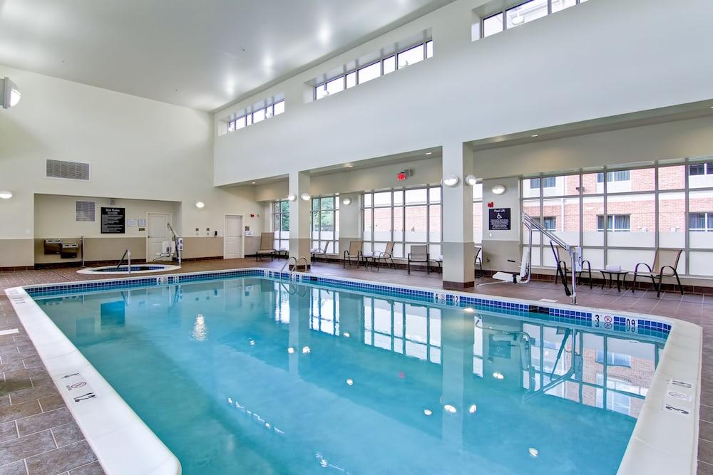 Homewood Suites By Hilton Woodbridge Exteriör bild