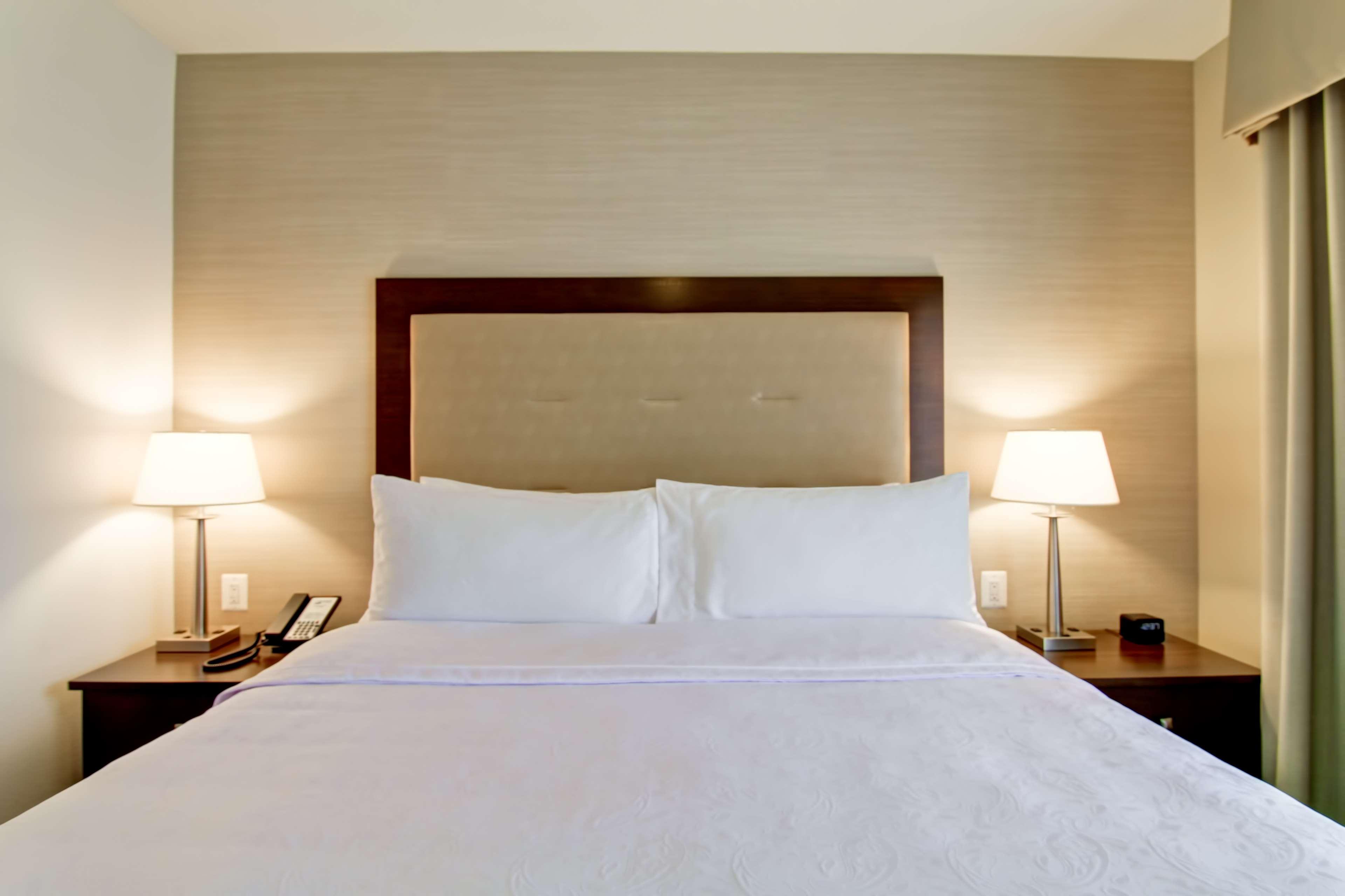Homewood Suites By Hilton Woodbridge Exteriör bild