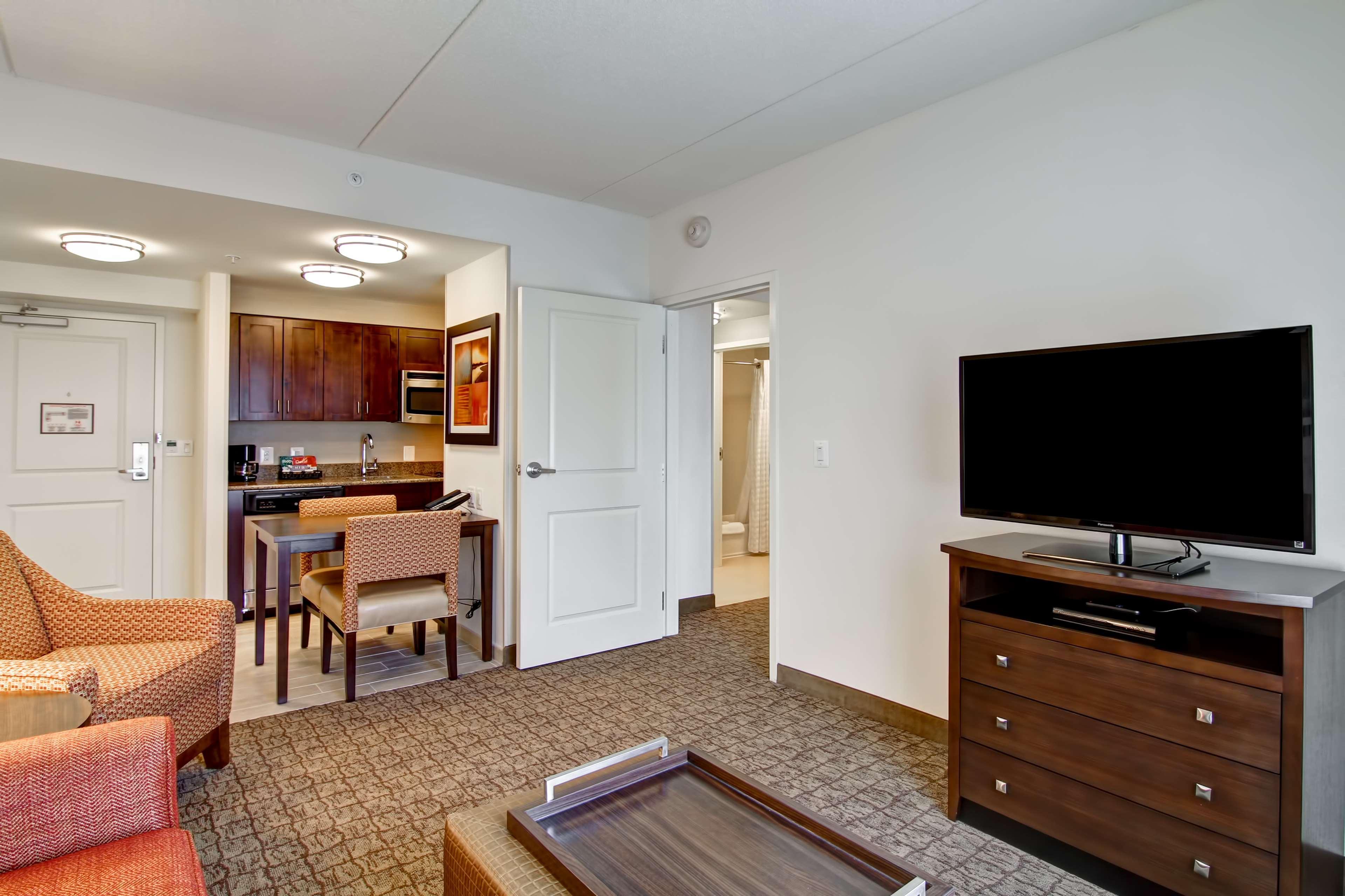 Homewood Suites By Hilton Woodbridge Exteriör bild