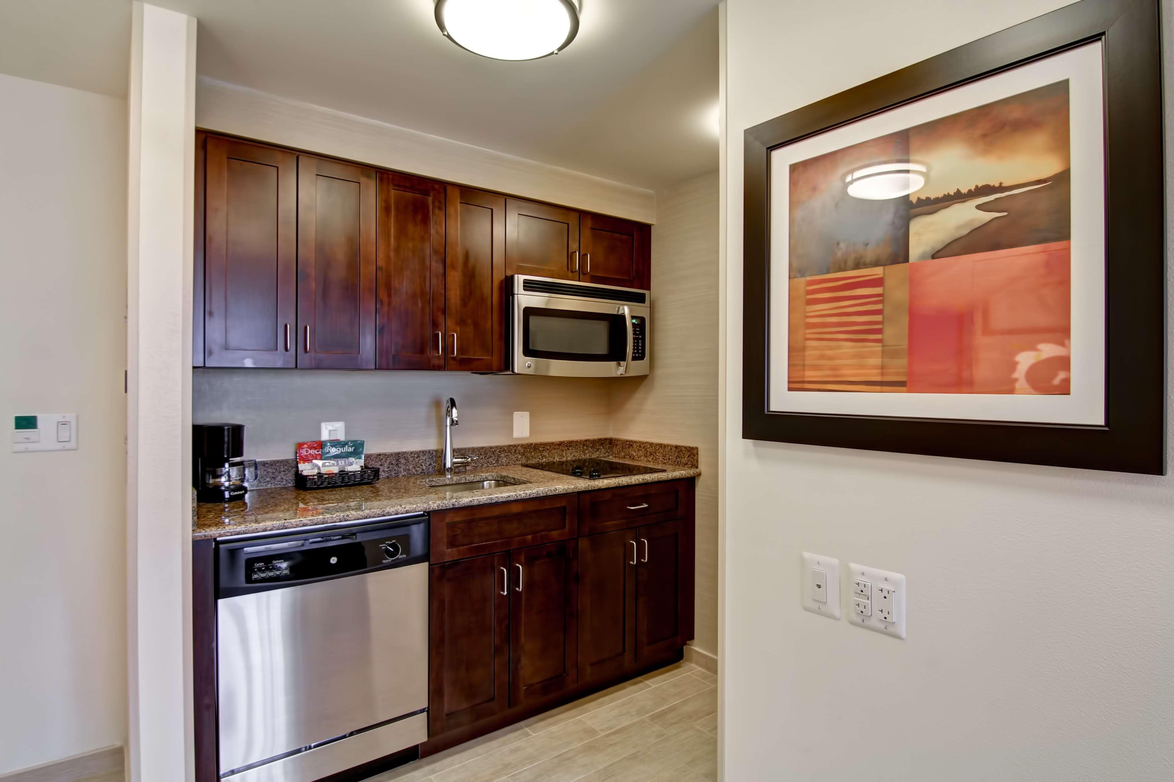 Homewood Suites By Hilton Woodbridge Exteriör bild
