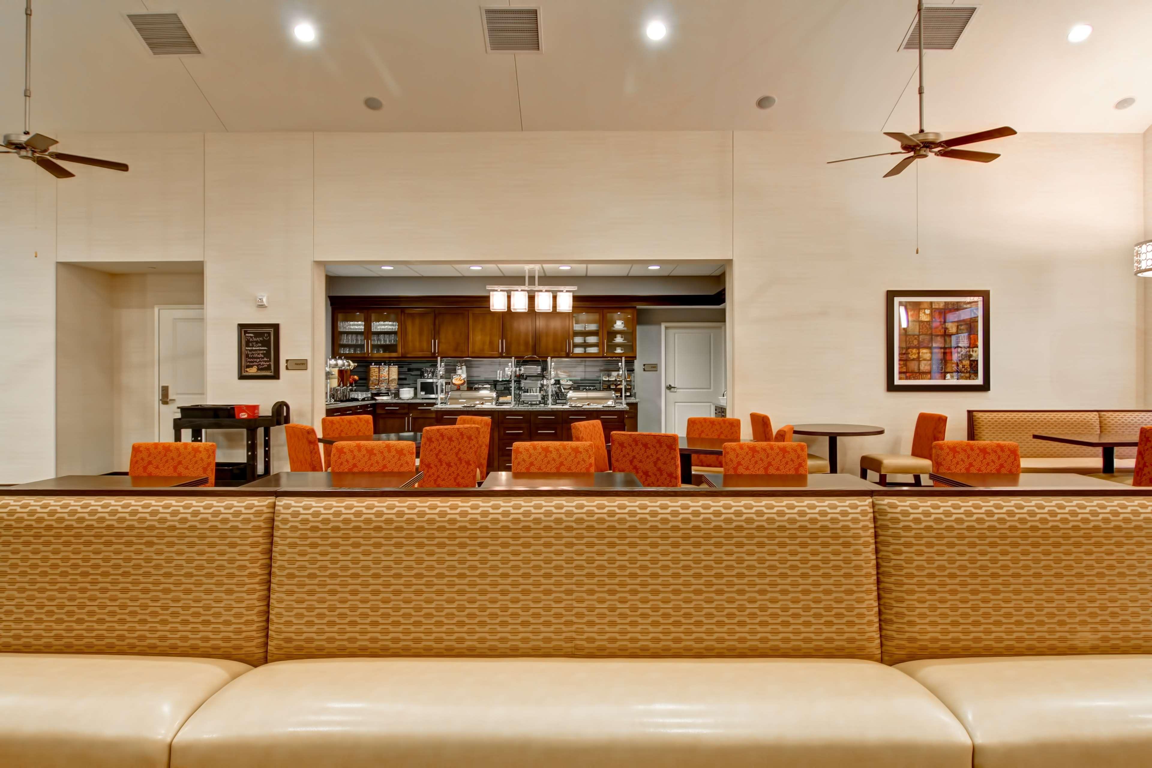 Homewood Suites By Hilton Woodbridge Exteriör bild