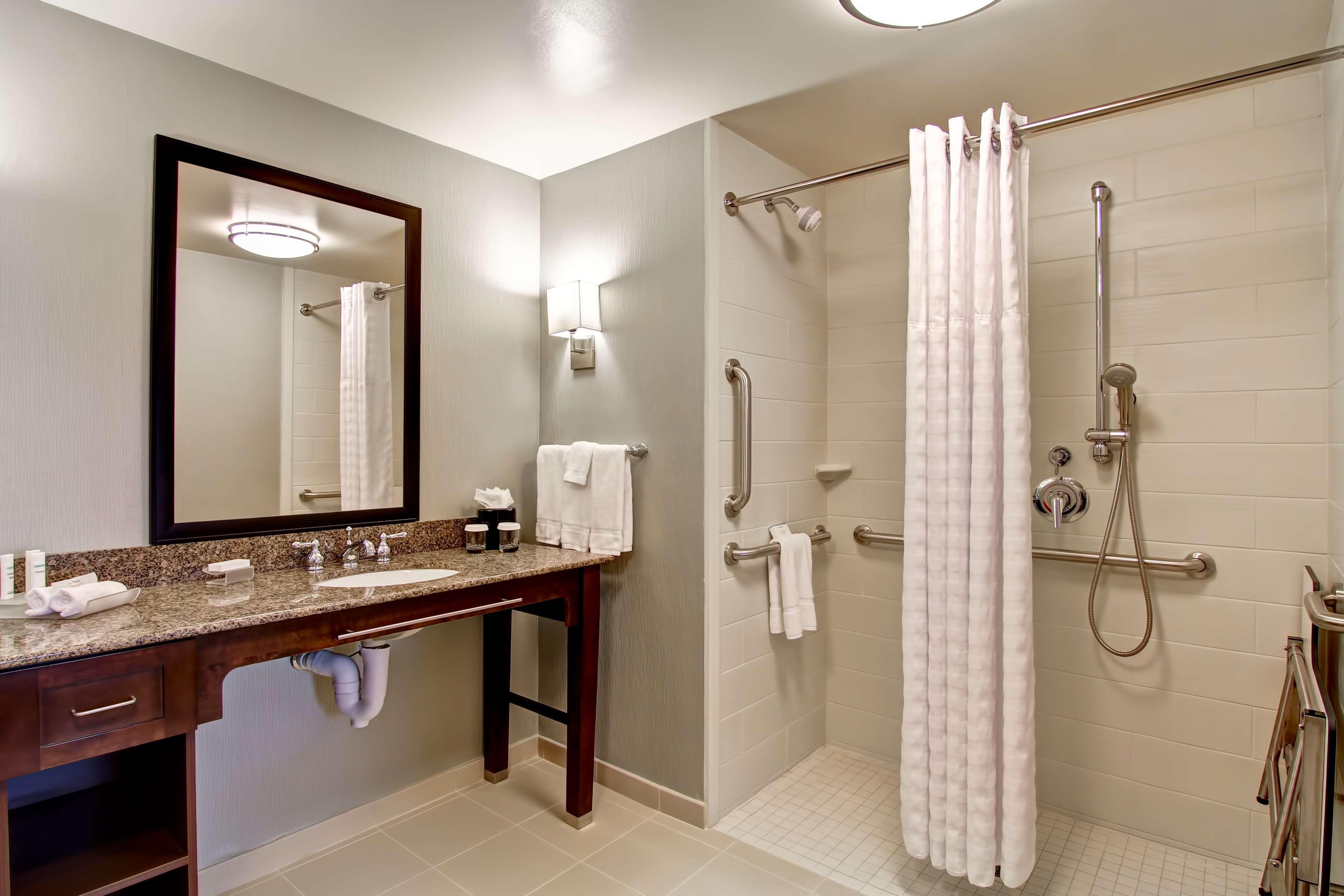 Homewood Suites By Hilton Woodbridge Exteriör bild