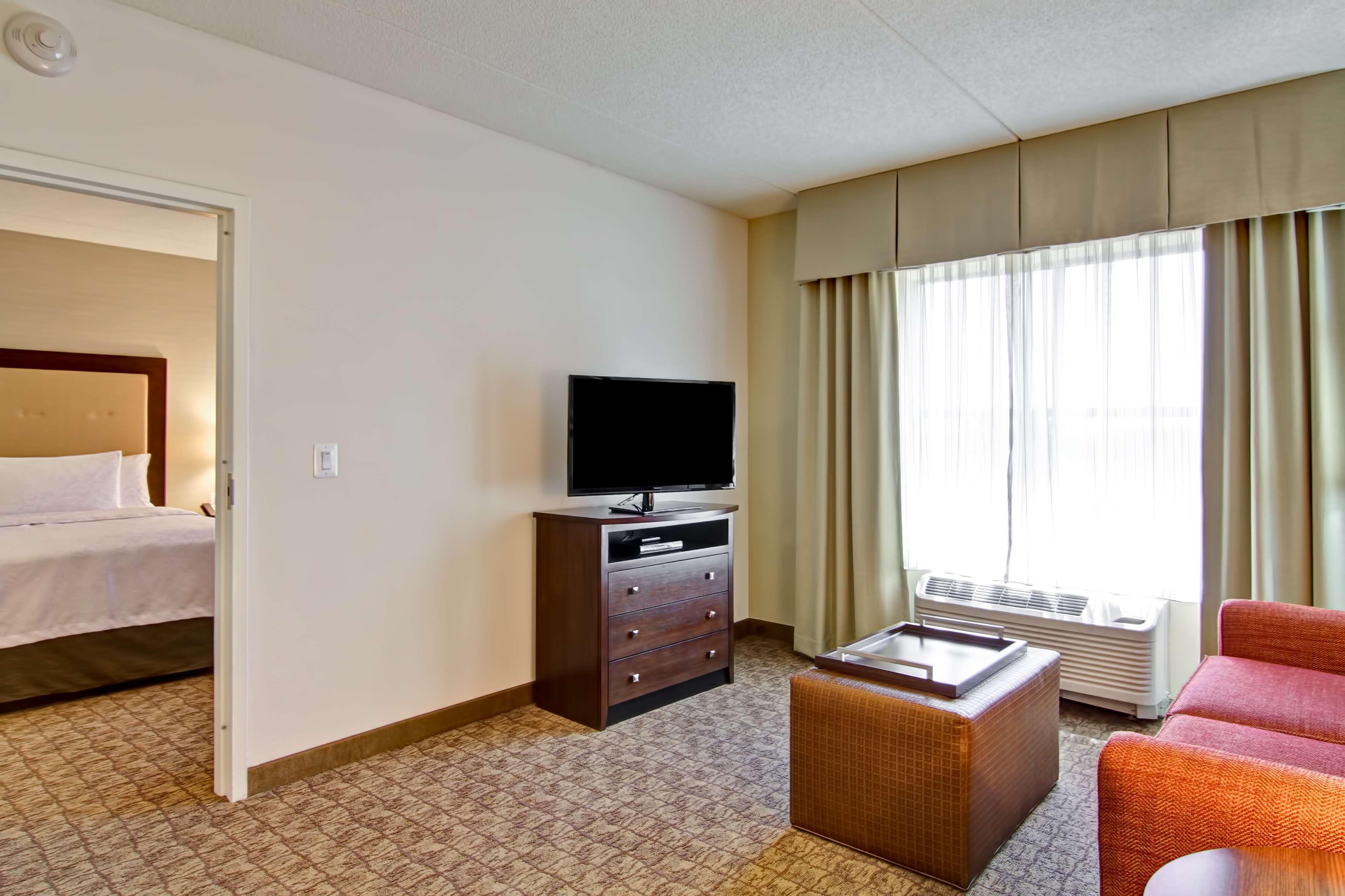 Homewood Suites By Hilton Woodbridge Exteriör bild