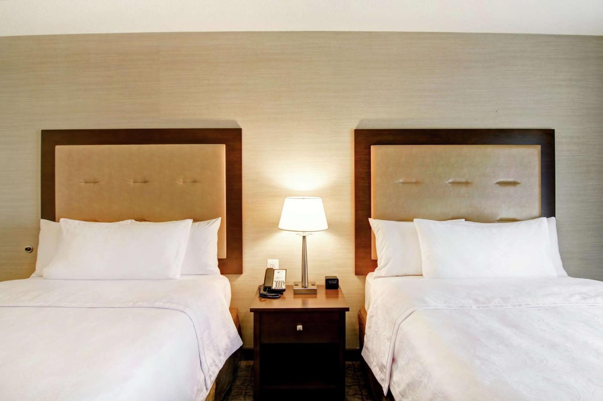Homewood Suites By Hilton Woodbridge Exteriör bild